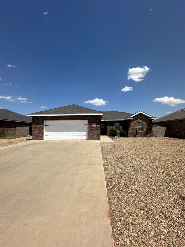 Primary Photo - Stunning 4 Bed 2 Bath Home! Parkview Schoo...