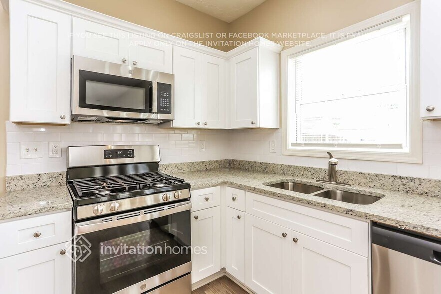 Building Photo - 940 Clairidge Ln SW