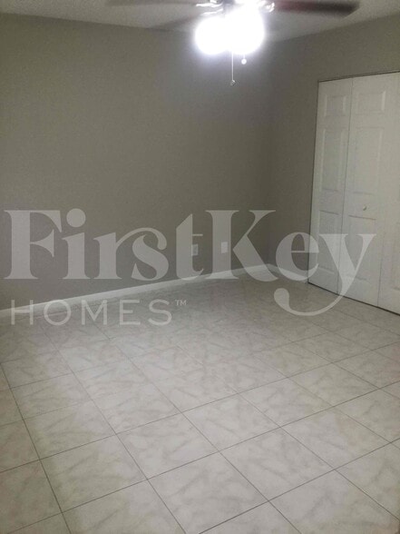 Building Photo - 202 SW Reynolds Ave