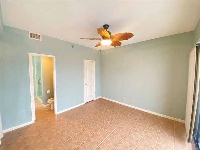 Building Photo - 7700 Seawall Blvd