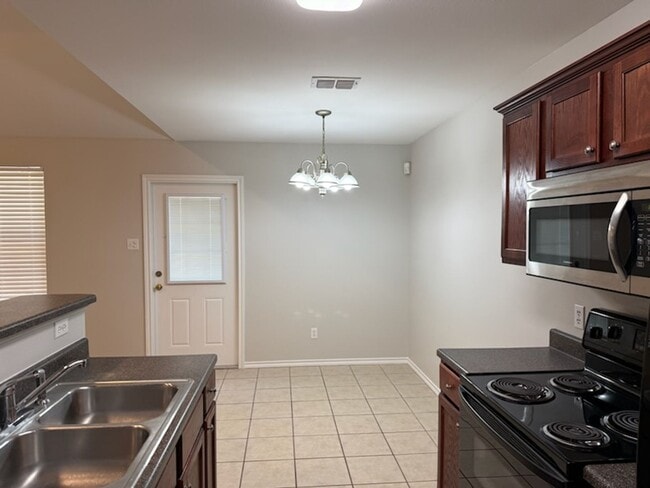 Building Photo - 17060 CR 191