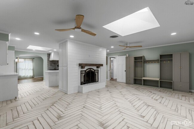 Building Photo - 3512 Juniper Ln
