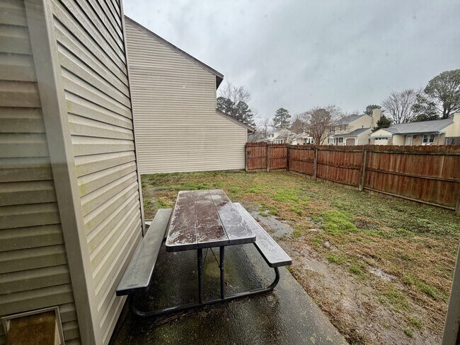 Building Photo - 845 Crashaw St