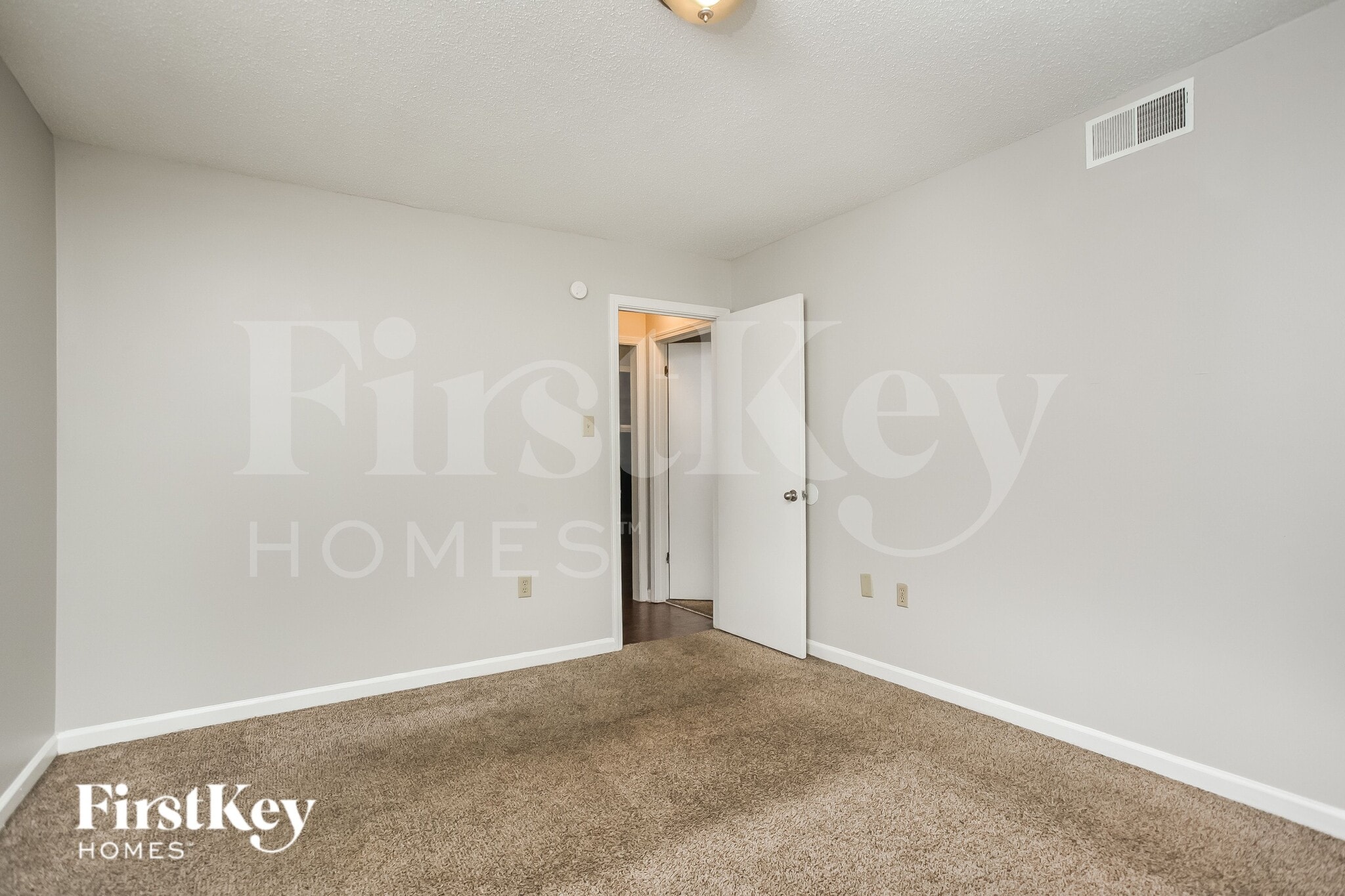 Building Photo - 4834 Walden Glen St