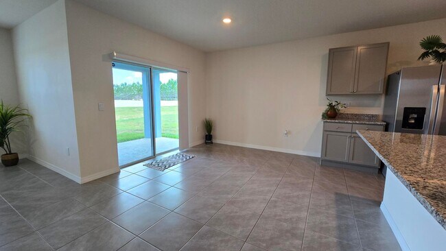Building Photo - Beautiful 4 Bedroom, 2 bath home is Availa...