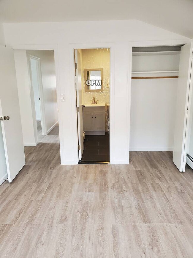 Building Photo - 5 Marlborough Rd