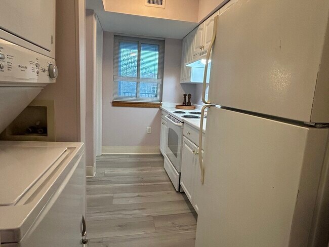 Building Photo - 60 Rantoul St