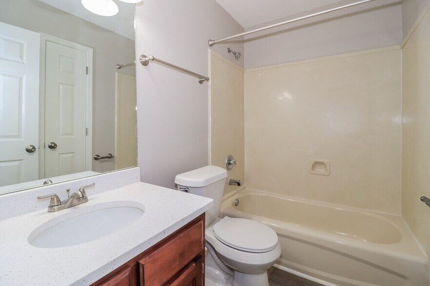 Building Photo - 8891 Hidden Springs Cove