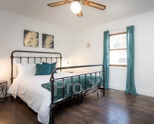 Building Photo - 6 Lambeth Cir