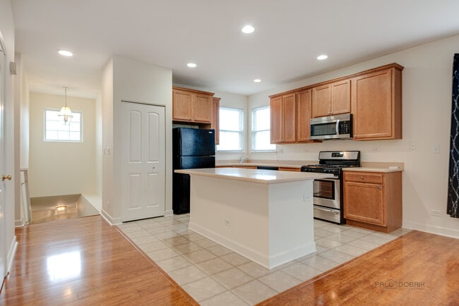 Building Photo - 1322 Prescott Dr