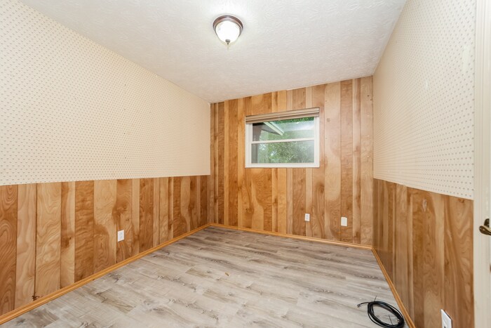 Building Photo - 14151 Grover Rd