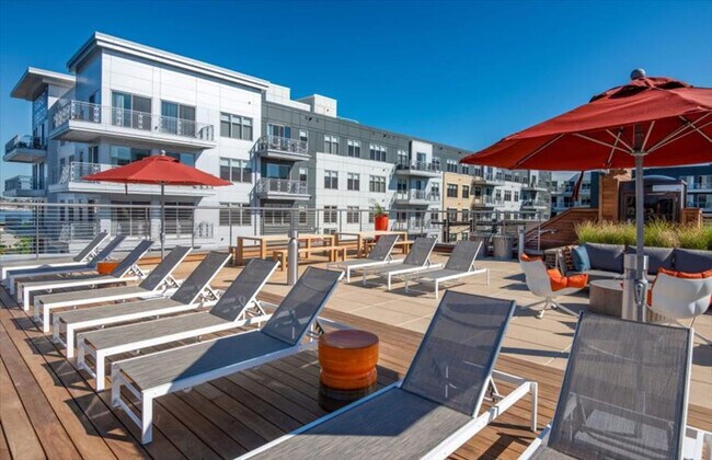 Building Photo - 40 E Pier Dr