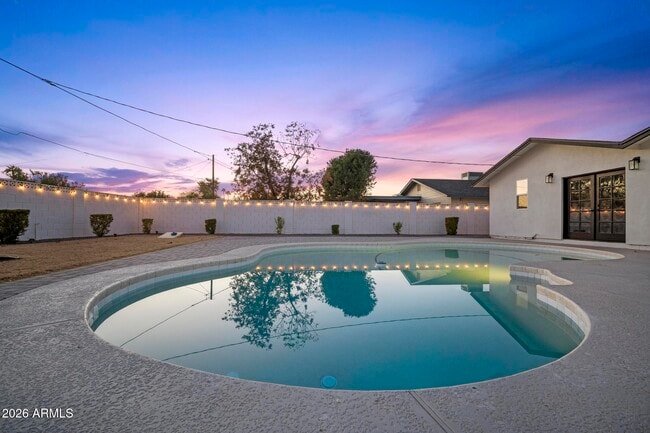 Building Photo - 8513 E Indianola Ave