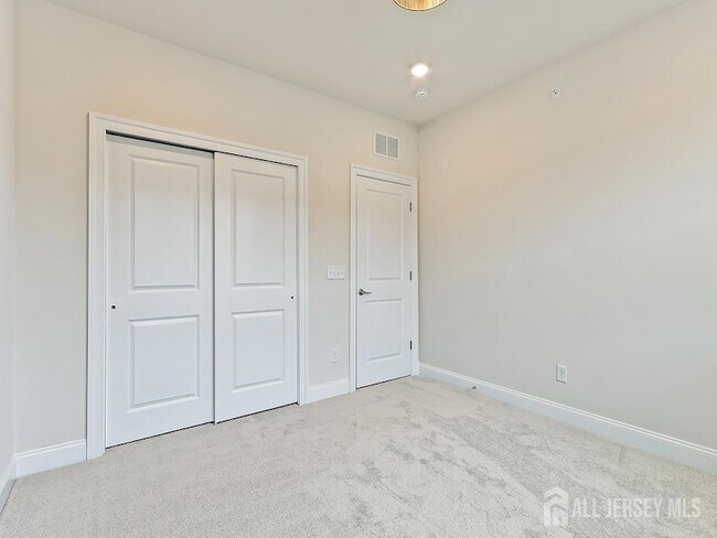 Building Photo - 715 Parker Blvd