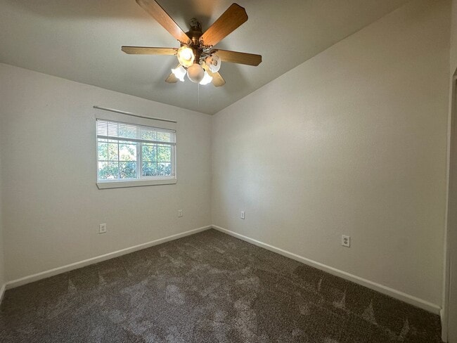 Building Photo - 1316 Thorsen Ave