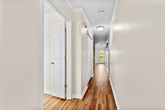 Building Photo - 2 Bedroom, 2 Bath Townhouse for Rent in Kn...