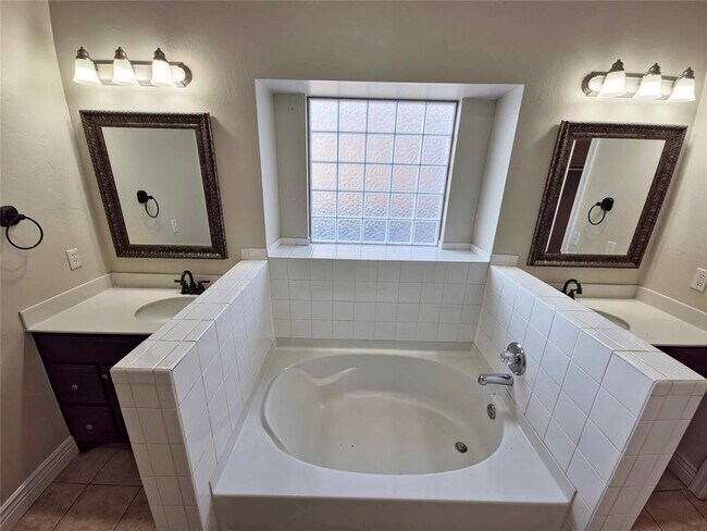 Building Photo - 16008 Bravado Pl