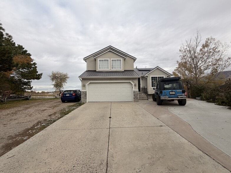 Building Photo - 147 Lakeview Dr