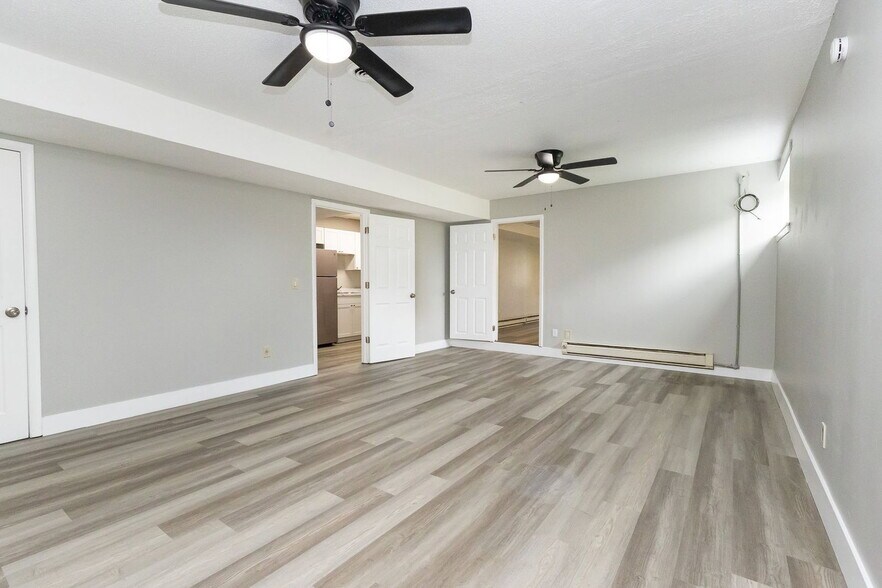 Building Photo - 4000 Lara Ln
