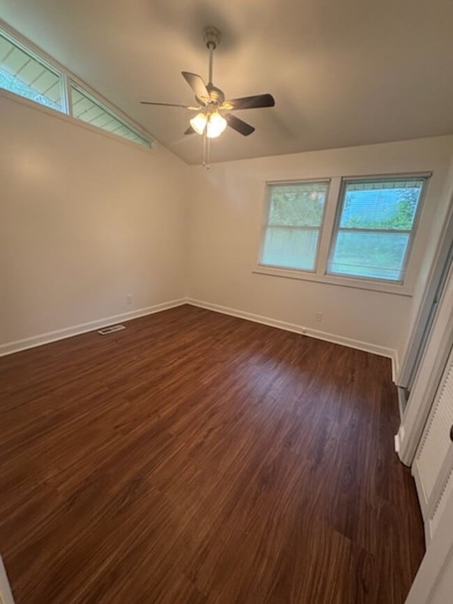 Building Photo - New renovation 3BR/2BA house