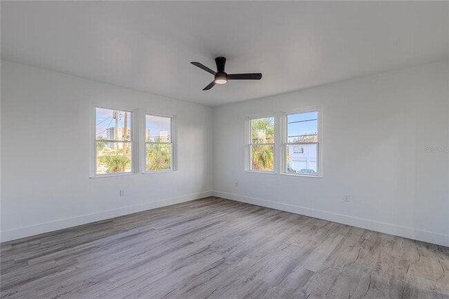 Building Photo - 2061 S Peninsula Dr