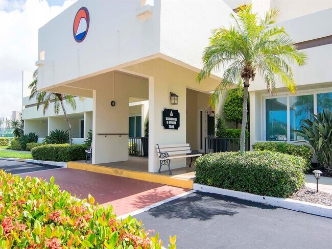 Building Photo - 7540 Bay Island Dr S