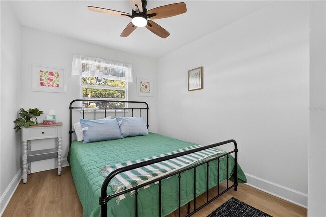 Building Photo - 4214 W Ohio Ave