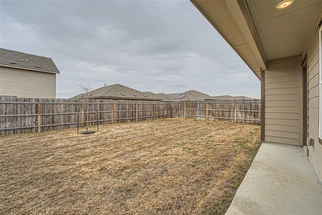 Building Photo - 3 bedrooms with 3.5 bathrooms! BONUS ROOM ...