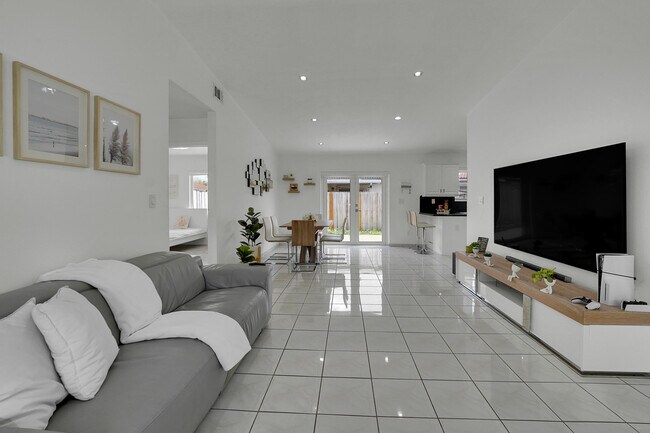 Building Photo - 17255 NW 72nd Ct