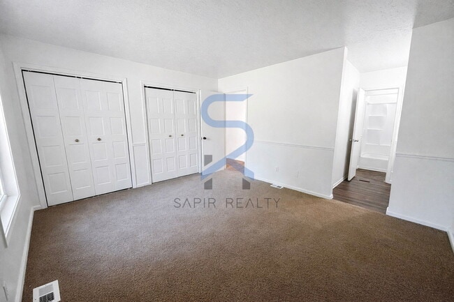 Building Photo - Charming 2BR/1.5BA All-Electric Home Next to Community Playground!