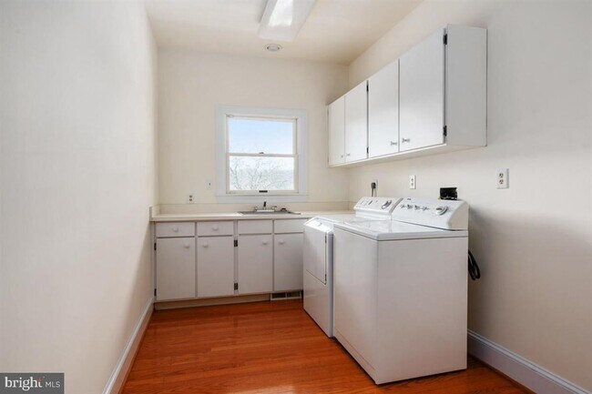 Building Photo - 15321 FALLS