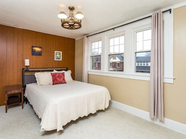 Building Photo - 2935 Merrill Ave