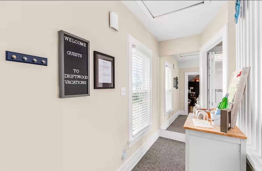 Building Photo - 429 W Ann Arbor Trl