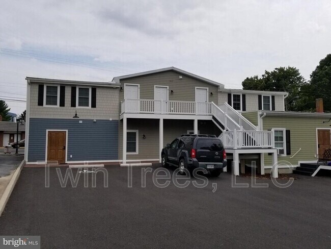 Building Photo - 5937 King St