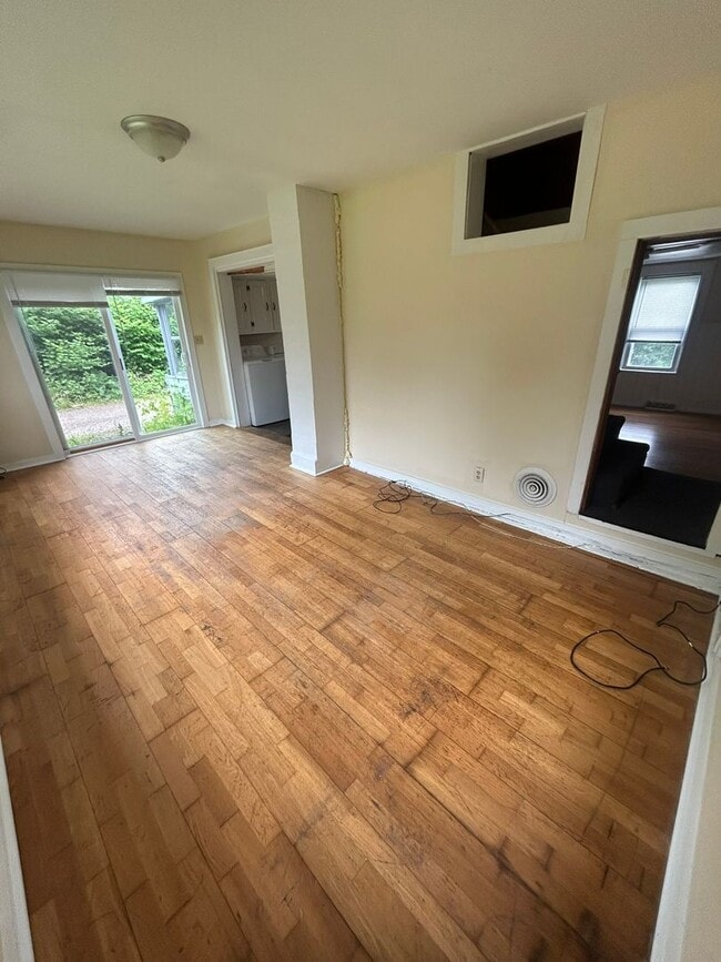 Building Photo - 79 Chase St