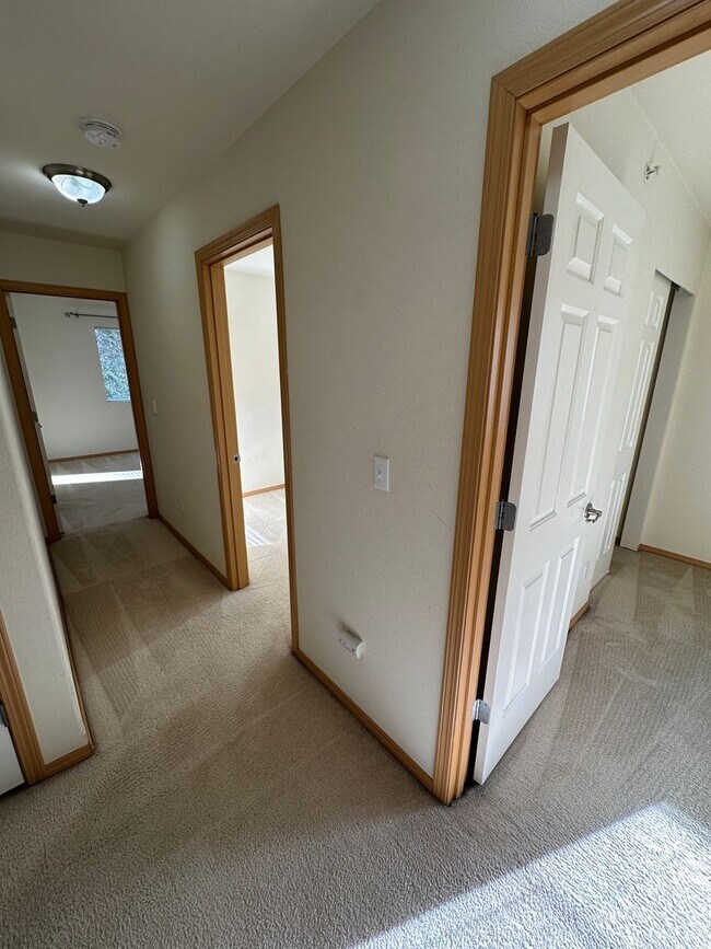 Building Photo - 2565 Evans Ct