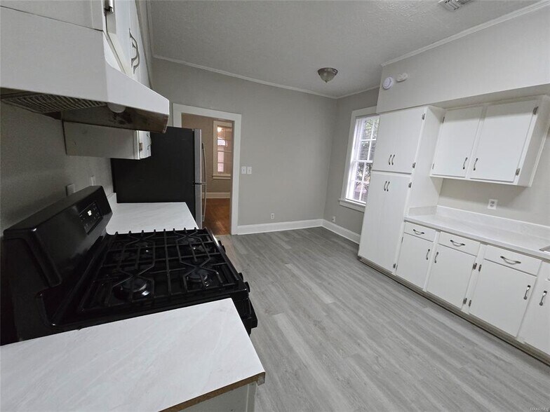 Building Photo - 3256 Montezuma Rd