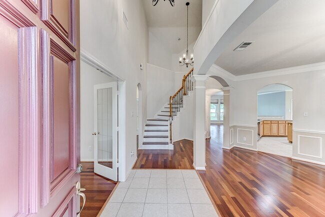 Building Photo - 10103 Cottonwood Canyon Dr