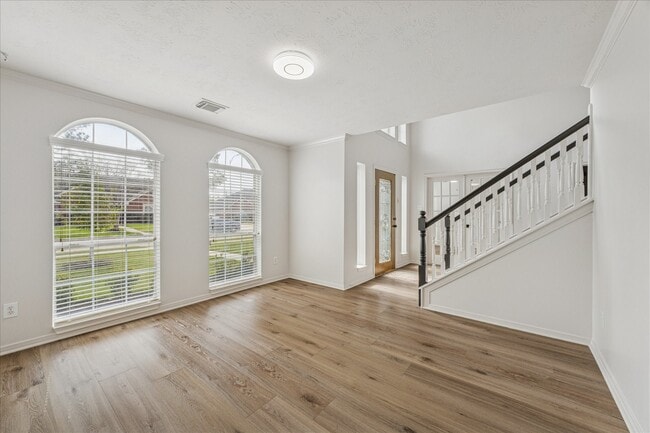 Building Photo - 11207 Briscoe Ln