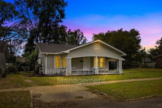 Building Photo - 1625 51st St Ensley