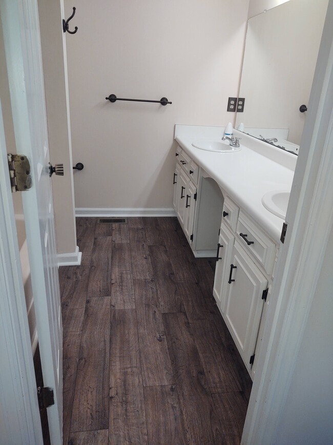 2nd floor full bathroom double vanity - 251 Knight Dr