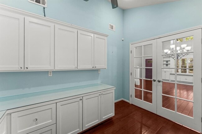 Building Photo - 43 W Gaslight Pl