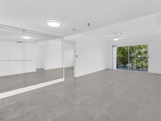 Building Photo - 250 181 Dr