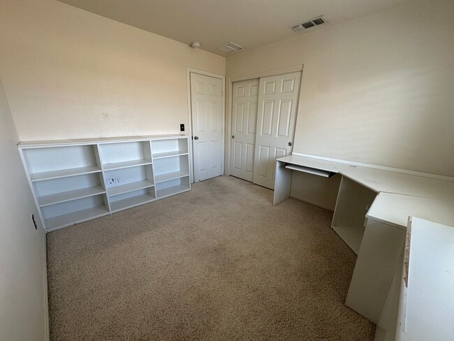 Building Photo - Welcome to this 5 Bedroom 3 Bath Home!