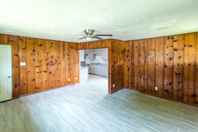 Building Photo - 2102 Norman St