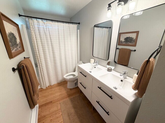 Building Photo - Beautifully landscaped Fall City gem  with a private backyard oasis!