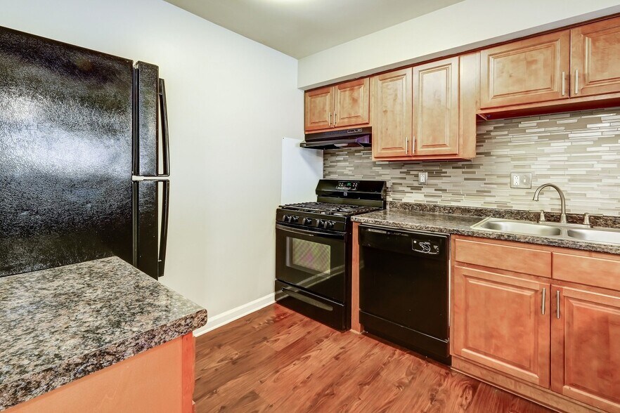 North Apartments and Townhomes 1050 North Dr