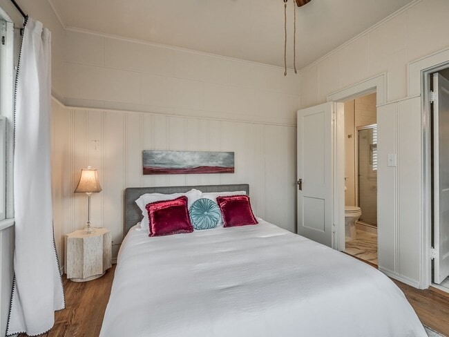 Building Photo - Stylish & Fully Furnished Mid-Term Rental in the Heart of OKC