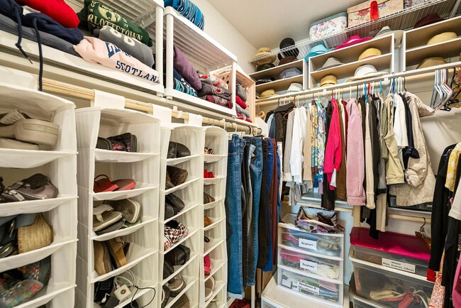 Building Photo - 5100 E Rancho Paloma Dr