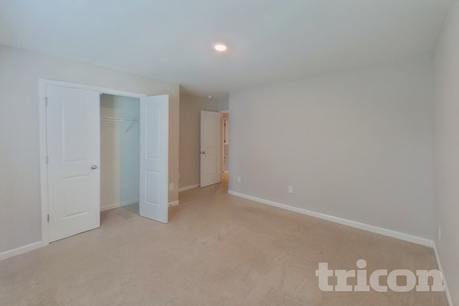 Building Photo - 2118 Southlea Dr